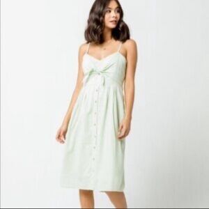 Tilly’s Sky and Sparrow Mint Green Sleeveless Tie Button Front Dress